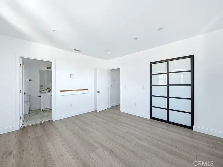 10538 La Reina Ave #4 — Photo 19