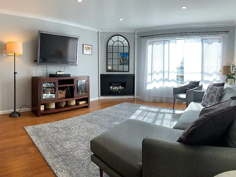 1461 Broadway #301 — Photo 5
