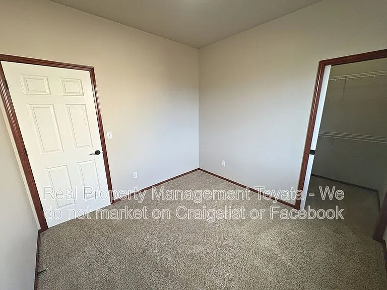 4884 Dory Ct — Photo 13