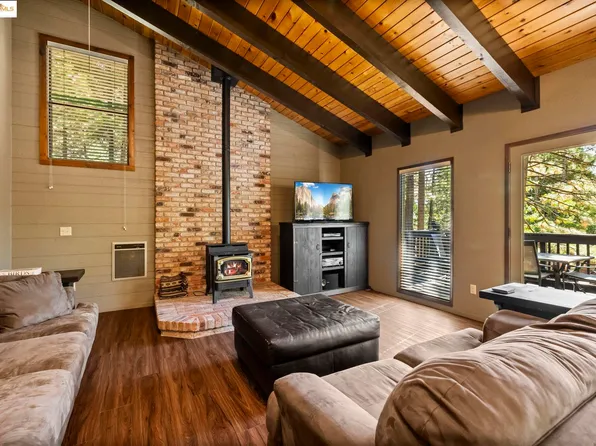 28838 Snowwhite Ridge Dr, Cold Springs, CA 95335