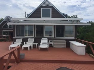 33 W Beach Dr, Southampton, NY 11968