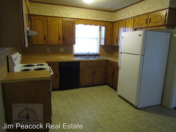 3rd image of 3 Pinewood Ct APT A