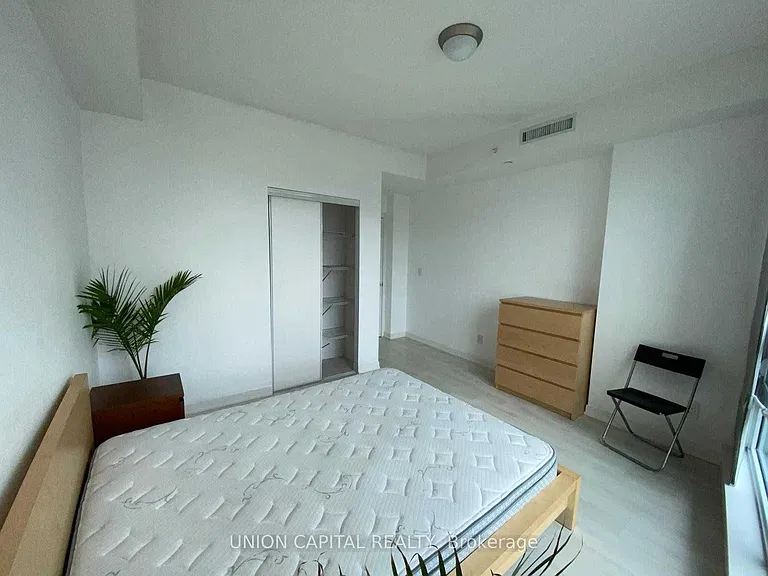 150 E Liberty St #1803 — Photo 15
