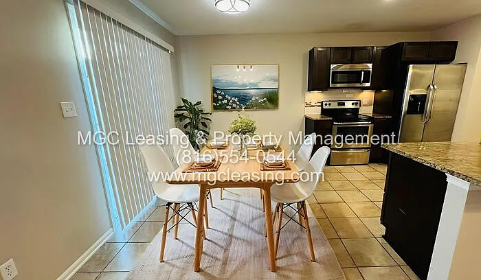 9444 N Baltimore Ave — Photo 3