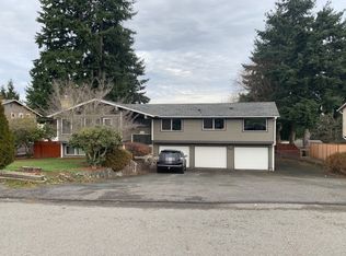 8801 Vistarama Ave, Everett, WA 98208