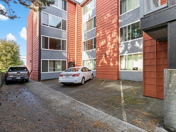 2nd image of 5625 15th Ave NE APT 408