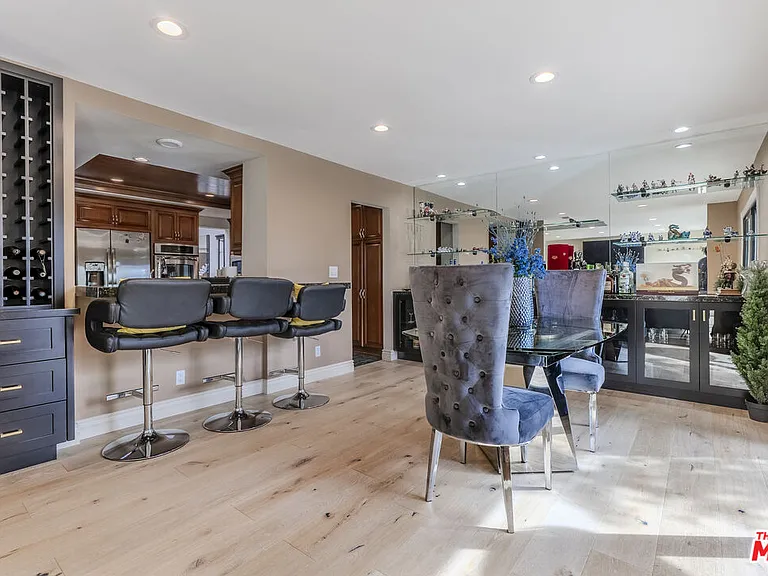 2637 Angelo Dr — Photo 27
