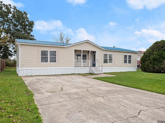 3rd image of 199 Evangeline Dr
