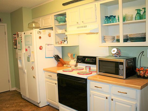 5th image of 318 Baker Dr