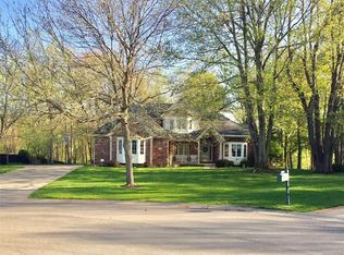 7 Countryside Ln, Depew, NY 14043