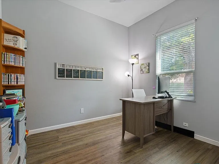 306 Songwood Dr — Photo 10