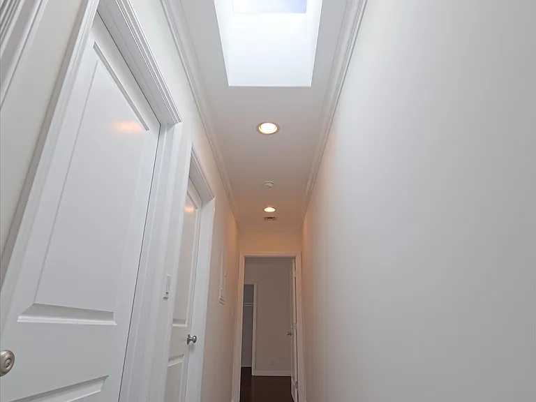 809 N La Jolla Ave — Photo 18