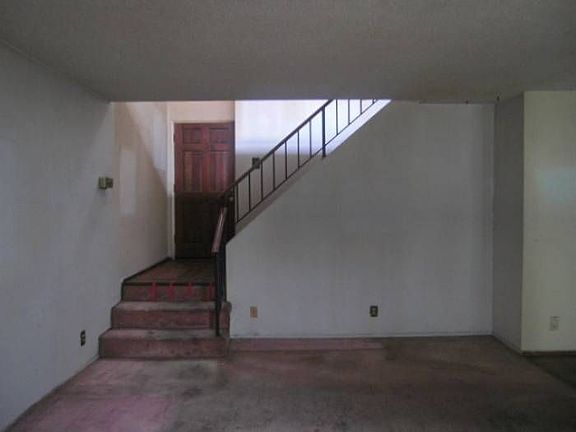 2nd image of 112 Poxon Pl