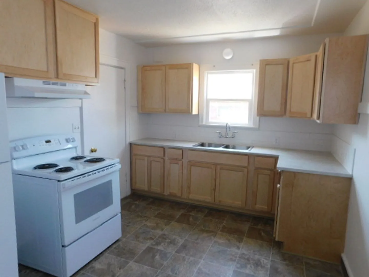 4Bd/1Ba Two Story Home - For Viewing! — Photo 4