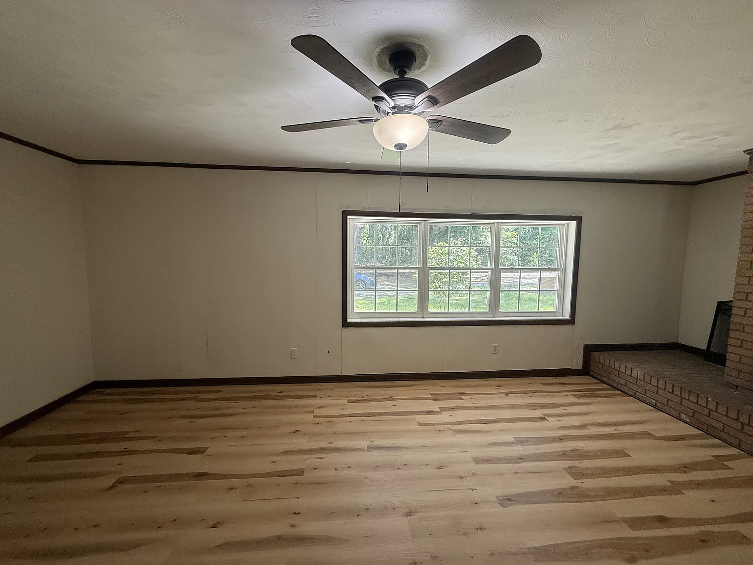 Spacious 3-Bedroom Home with Large Fenced Backyard Available September 11 — Photo 4