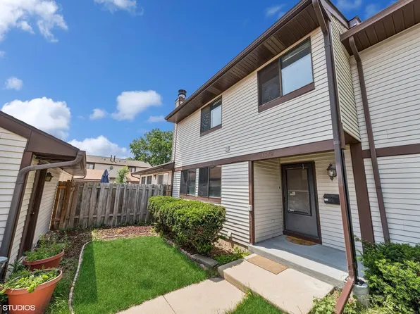 1378 Court Marguerite, Hanover Park, IL 60133