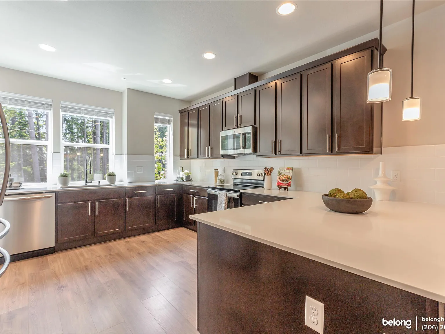 3 bed, 3.5 bath, 2000 sqft, $3,295 — Photo 3