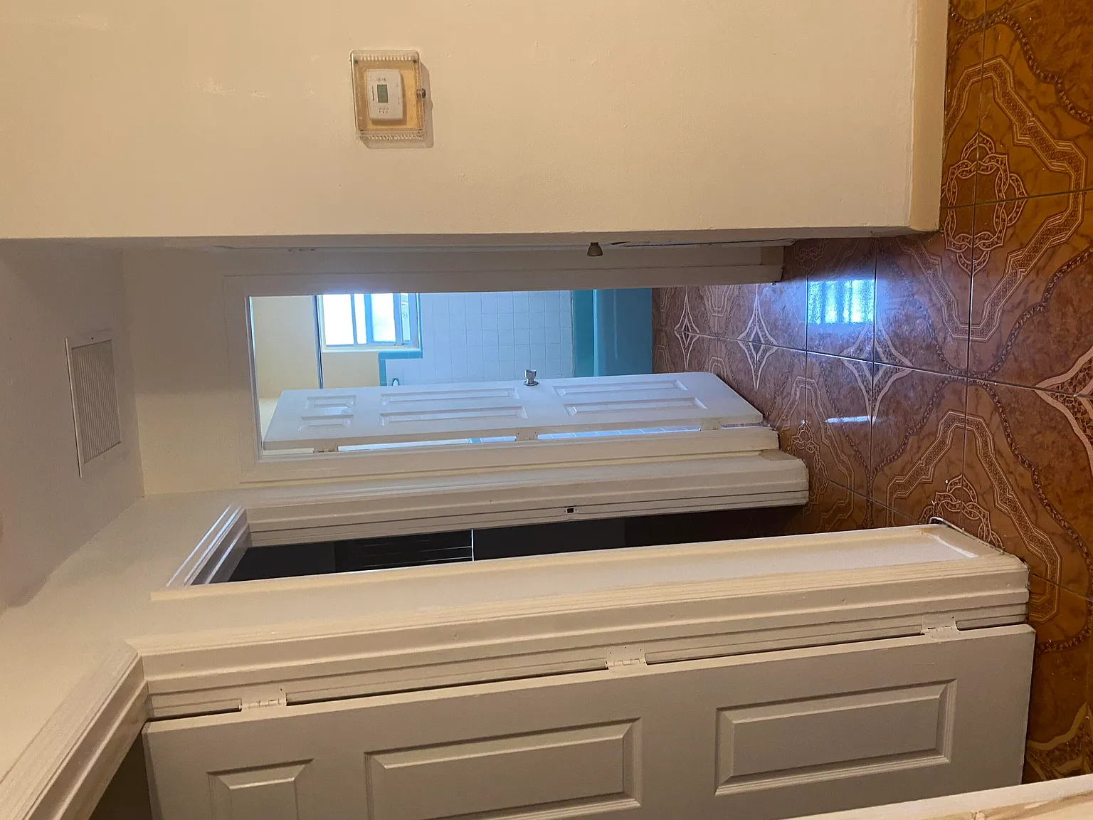 4 bed, 2.0 bath, 2591 sqft, $3,600 — Photo 4