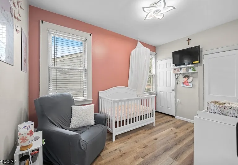 207 Van Winkle Ave — Photo 9