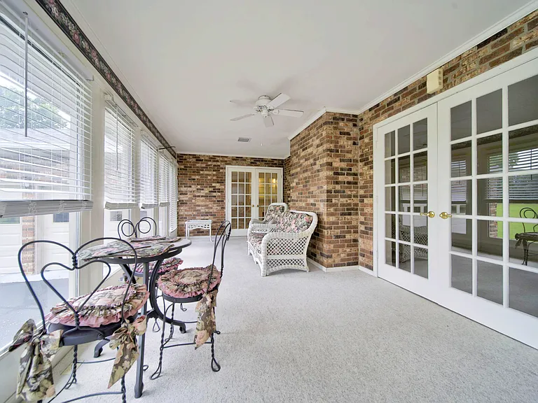 120 Briarwood Dr — Photo 35