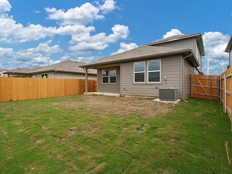 2909 Tweedy Trl — Photo 26