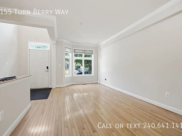 2155 Turnberry Way — Photo 2