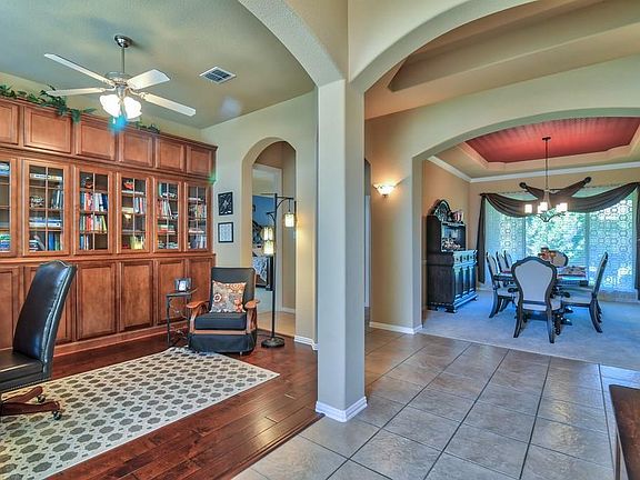 5th image of 1107 Starleaf Dr
