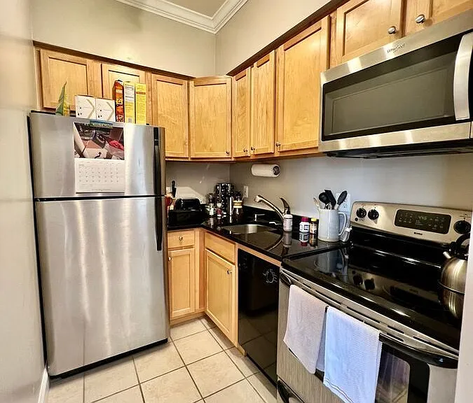 1901 16th St NW #204 — Photo 9