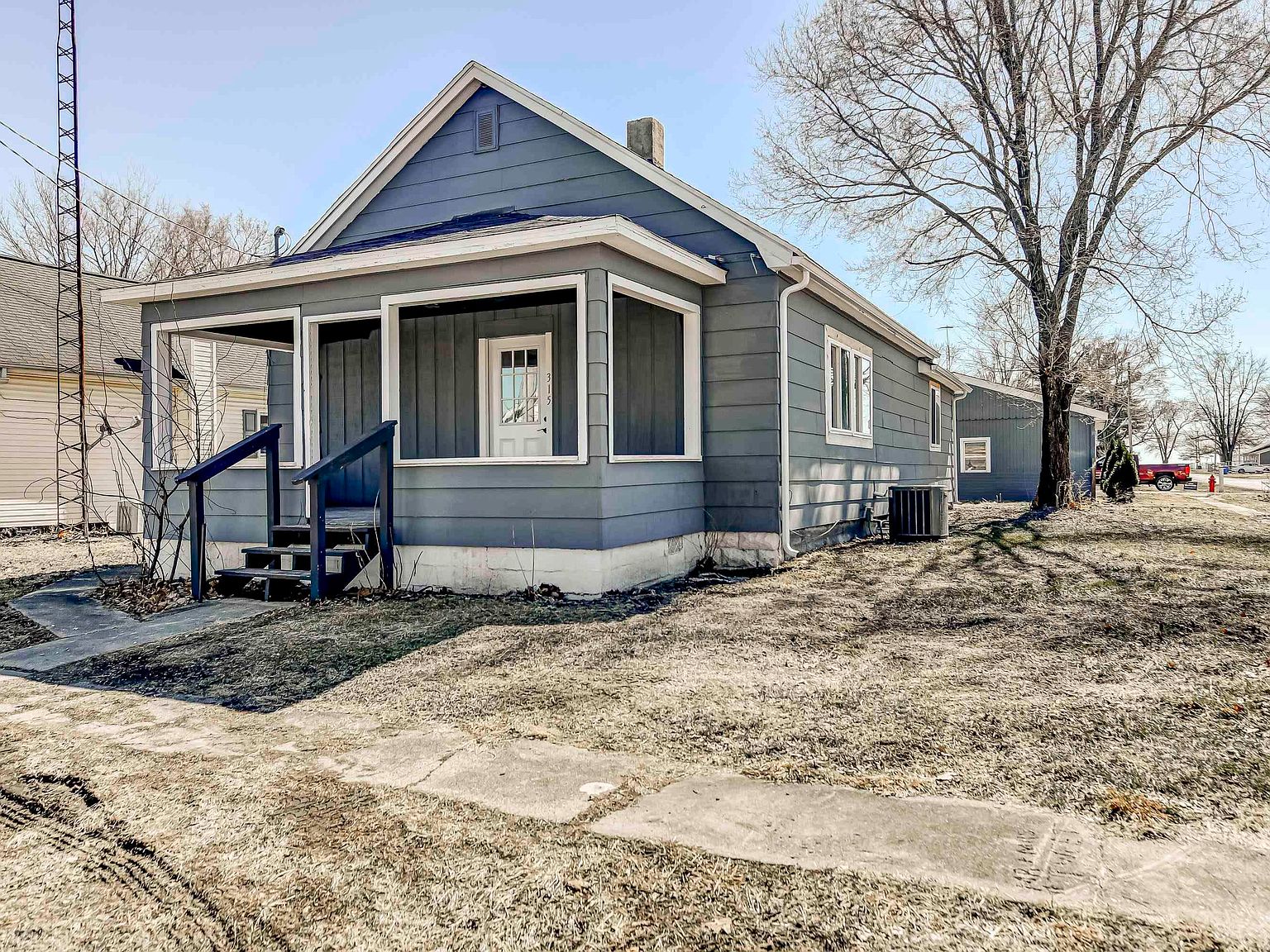 315 Mason St, Tovey, IL 62570 Zillow