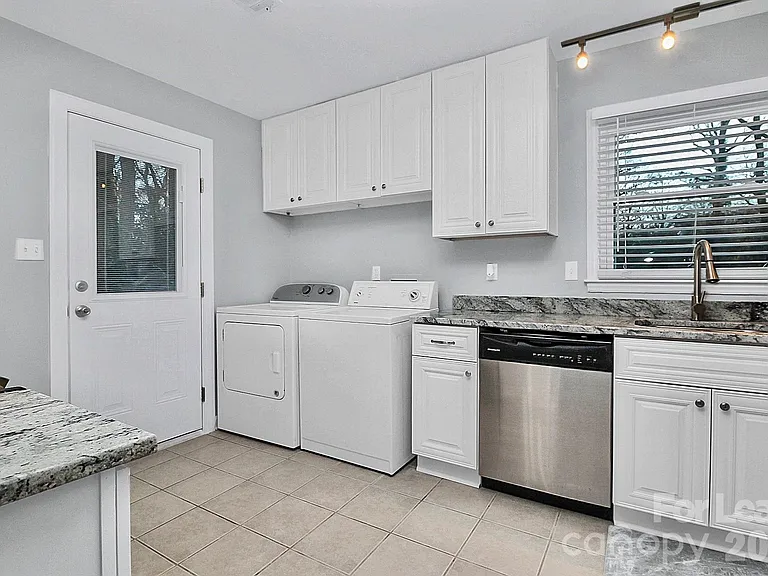 4743 Old Woods Rd — Photo 5