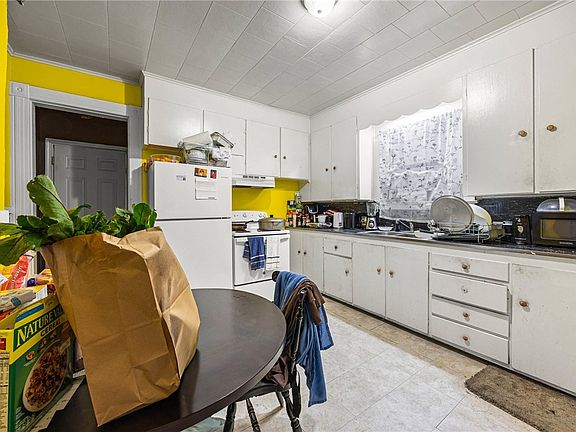5th image of 123 Albemarle St