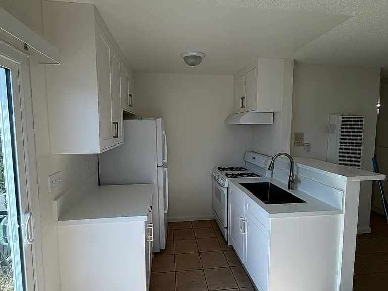 828 N Neptune Ave #4 — Photo 5