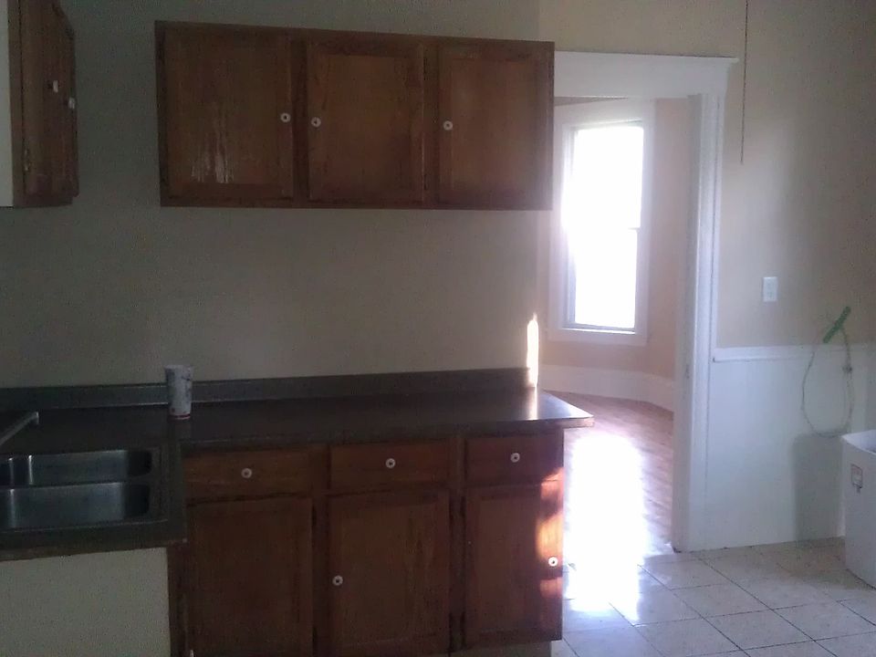1st image of 2514 13th Ave S APT 2