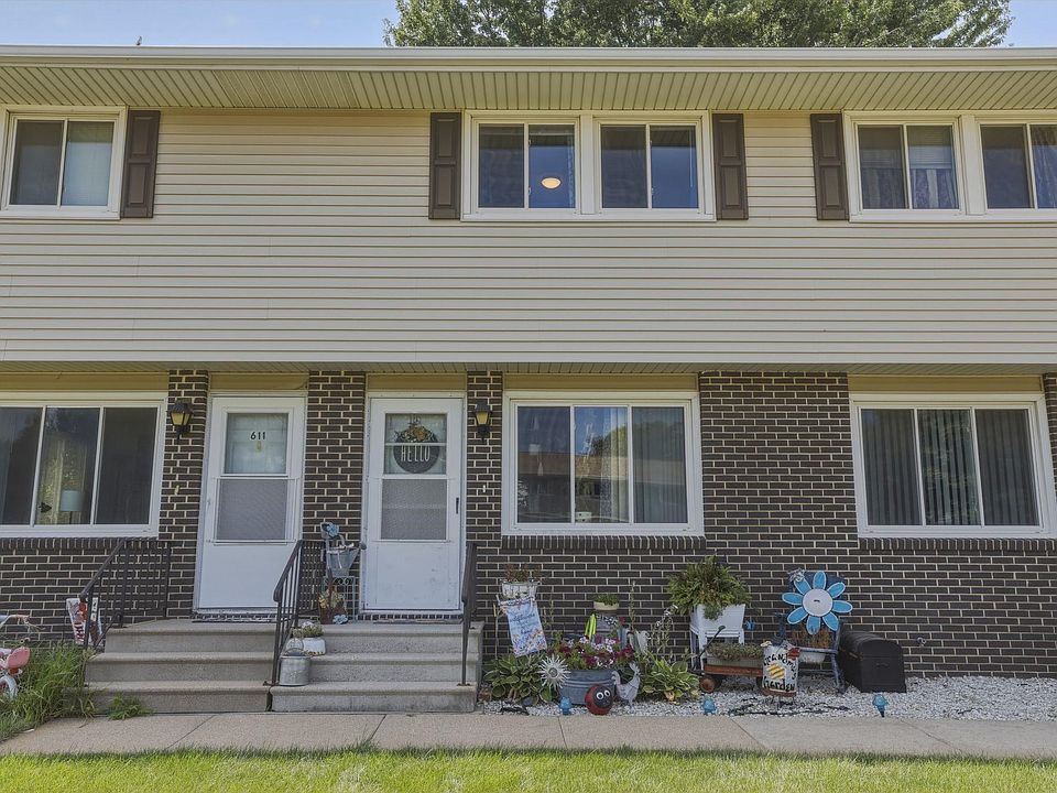 1st image of 611 1/2 Thomas Dr