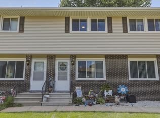 611 1/2 Thomas Dr, Hastings, NE 68901
