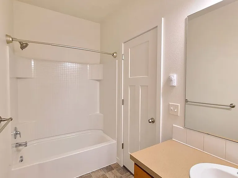 6022 N Wiscomb St — Photo 7
