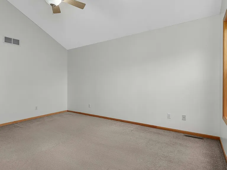 9771 Gable Dr — Photo 40