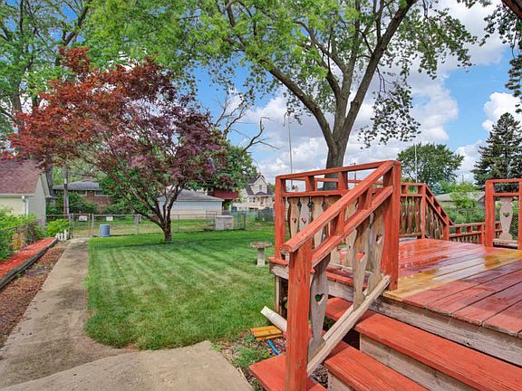 4th image of 8838 S Talman Ave