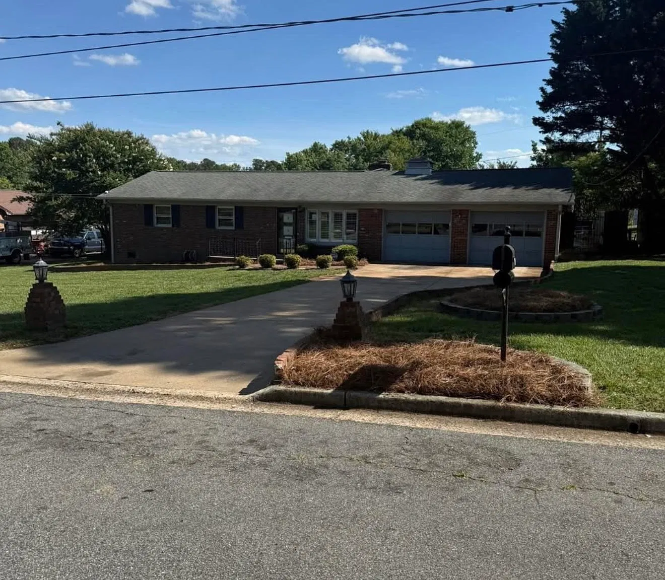3 bed, 1.5 bath, 1660 sqft, $1,950 — Photo 1