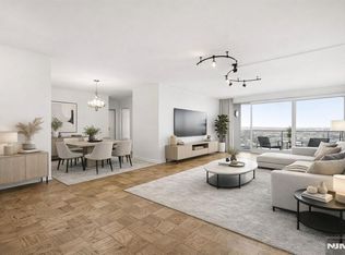 2077 Center Ave APT 20F, Fort Lee, NJ 07024