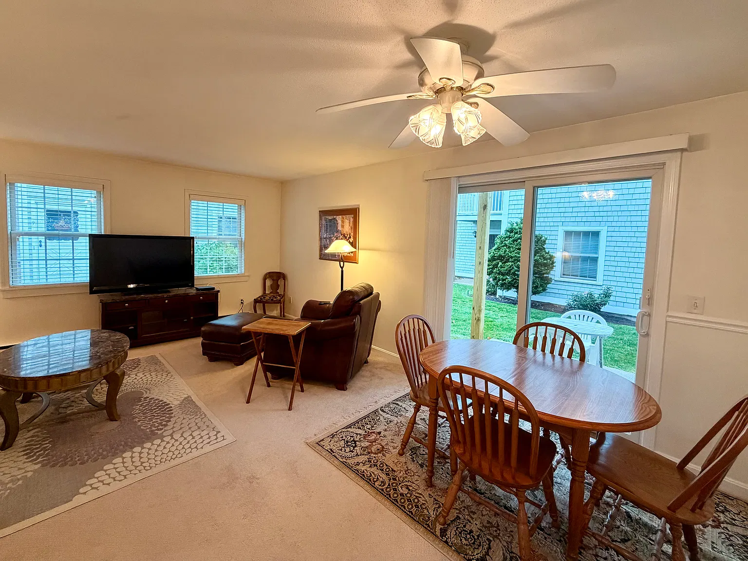2 bed, 897 sqft, $2,200 — Photo 4