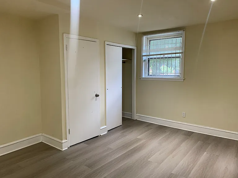 1106 Pine St #1R — Photo 8