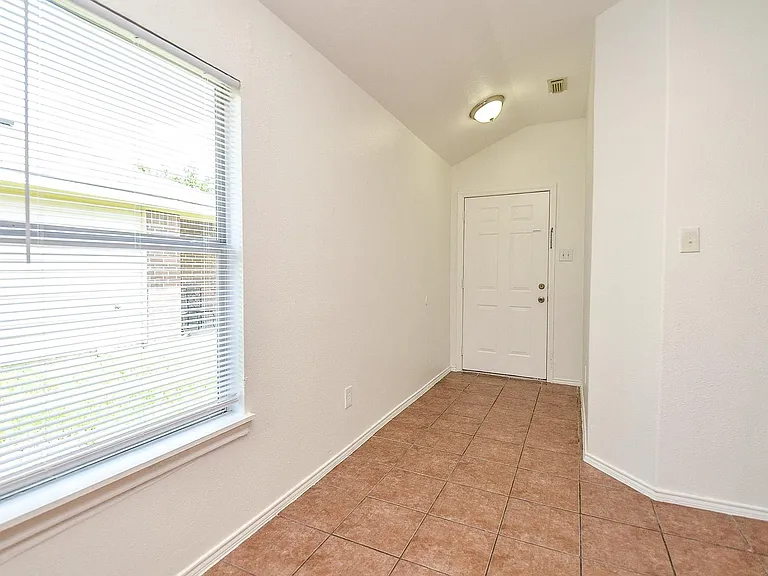 18142 Sorrell Oaks Ln — Photo 3