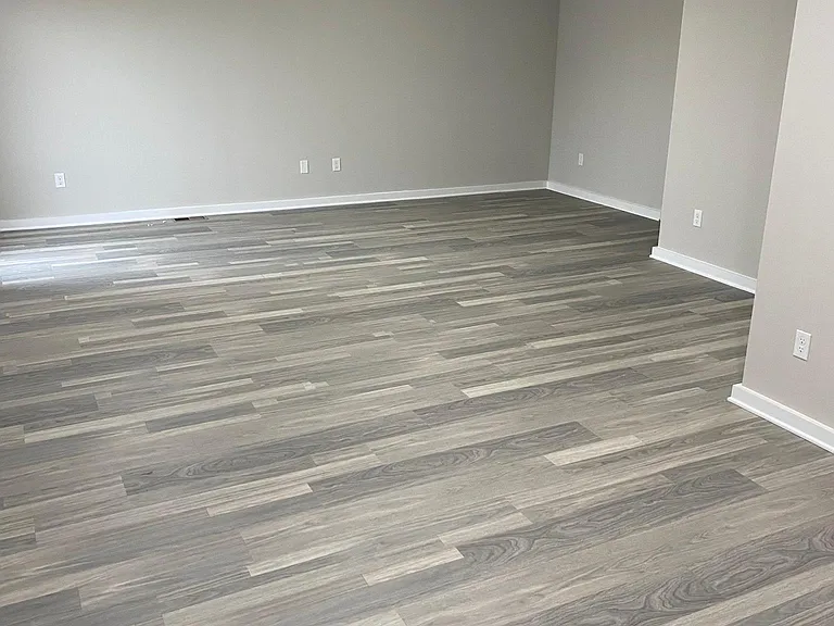 1346 S Main St — Photo 10