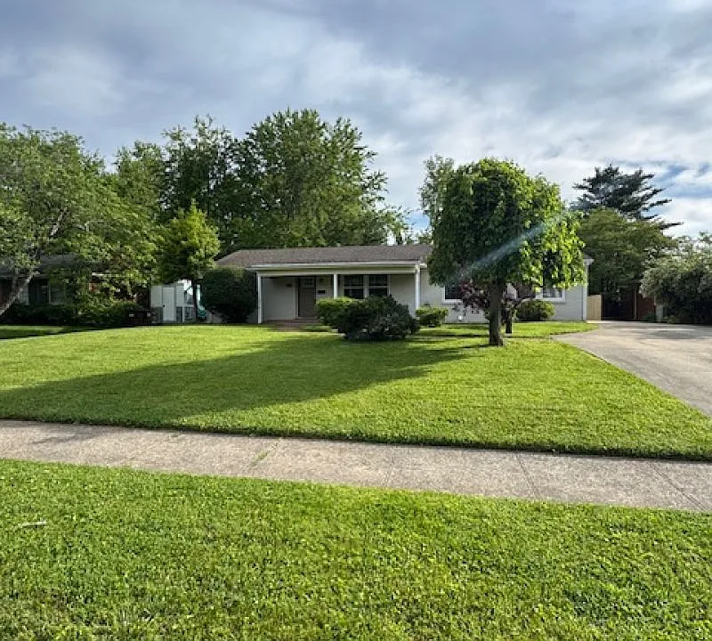 213 Greenbriar Rd