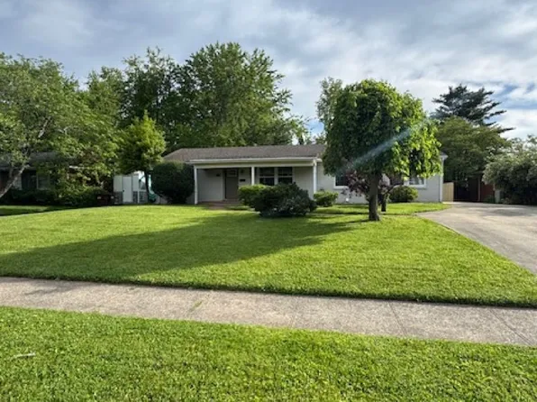 213 Greenbriar Rd, Lexington, KY 40503