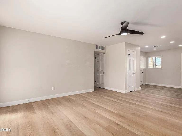 818 W Elna Rae St — Photo 6