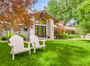 9400 Lee Blvd, Leawood, KS 66206