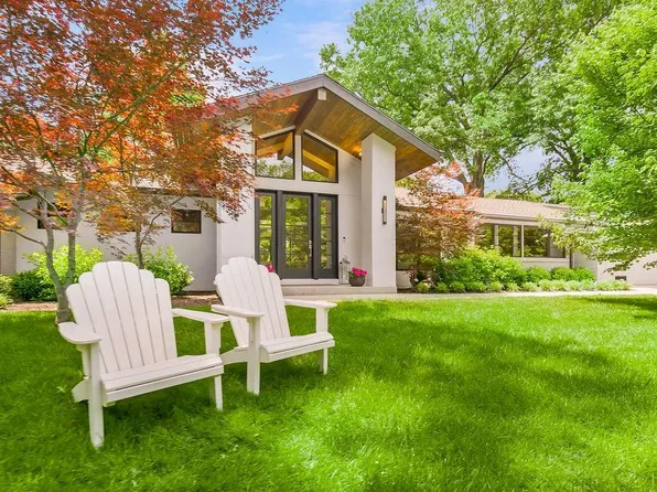 9400 Lee Blvd, Leawood, KS 66206