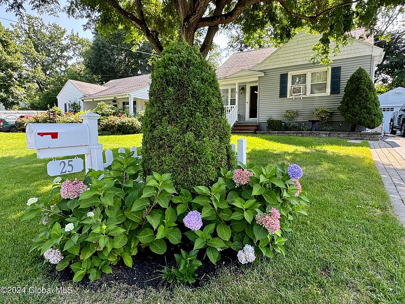 3rd image of 25 Evelyn Avenue